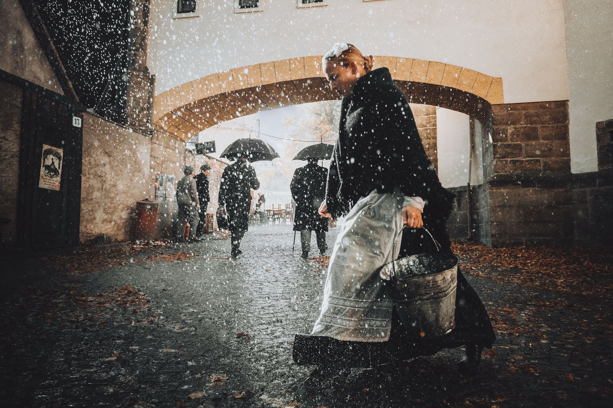 Slúžka je historická dráma o romantickom vzťahu...