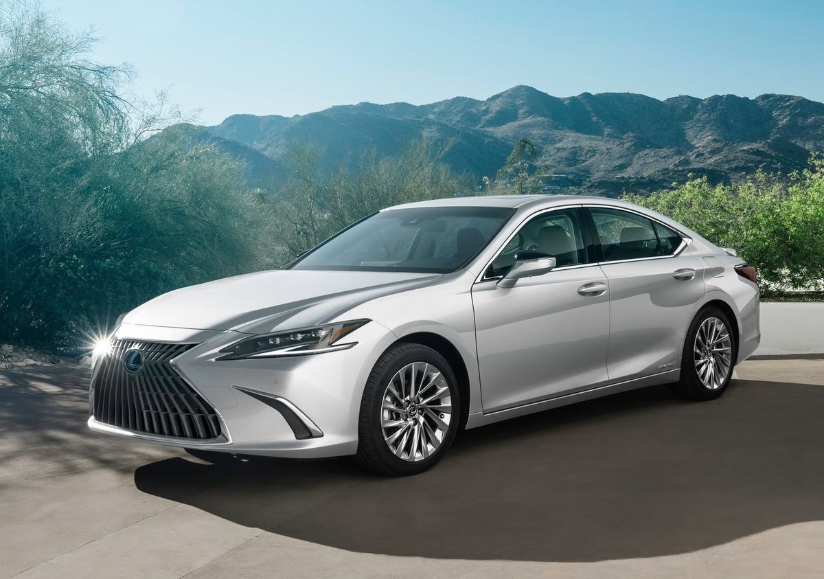 Lexus ES (2022)