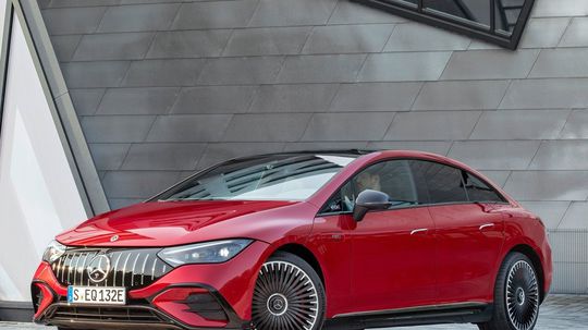 Mercedes-Benz EQE 43 AMG - 2022