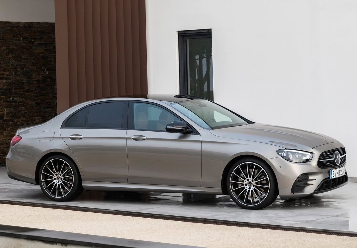 Mercedes-Benz triedy E (2021)