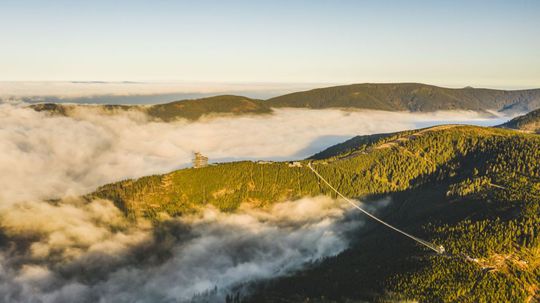 Najdlhší visutý most na svete bude v Českej...