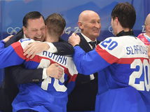 Craig Ramsay, Juraj Slafkovský, Miloš Roman