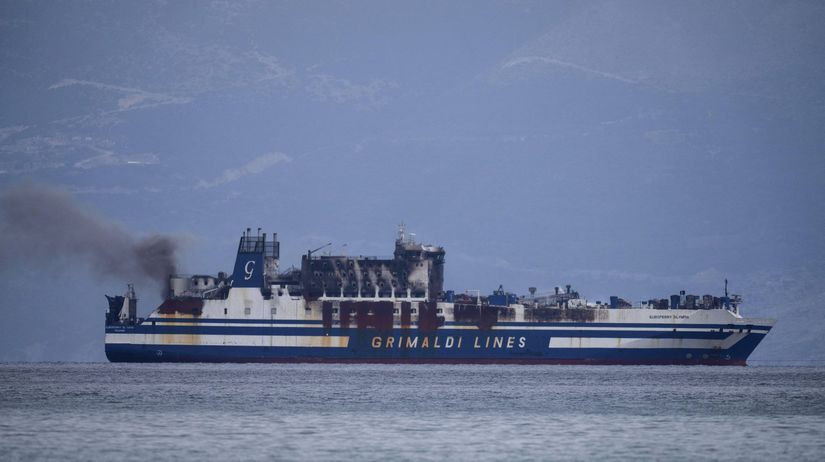 Grécko Taliansko trajekt požiar loď