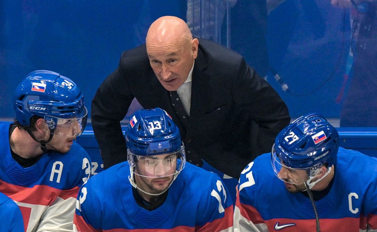 Craig Ramsay na slovenskej lavičku v Pekingu 2022.