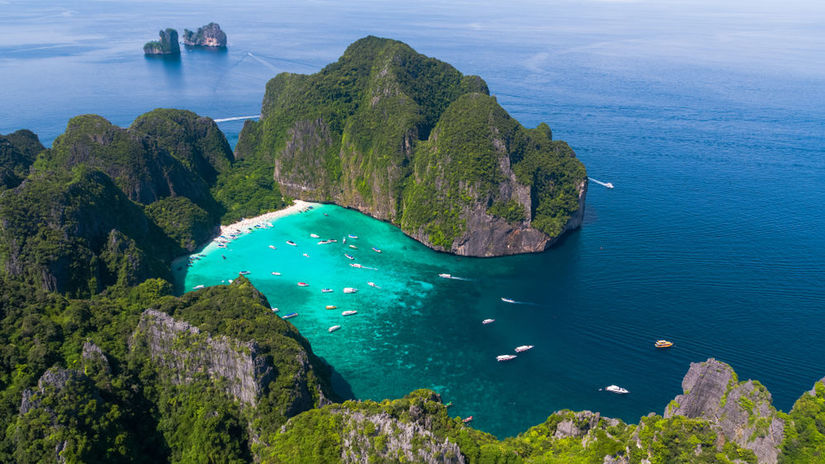 Maya Bay z filmu Pláž bola pre turistov...