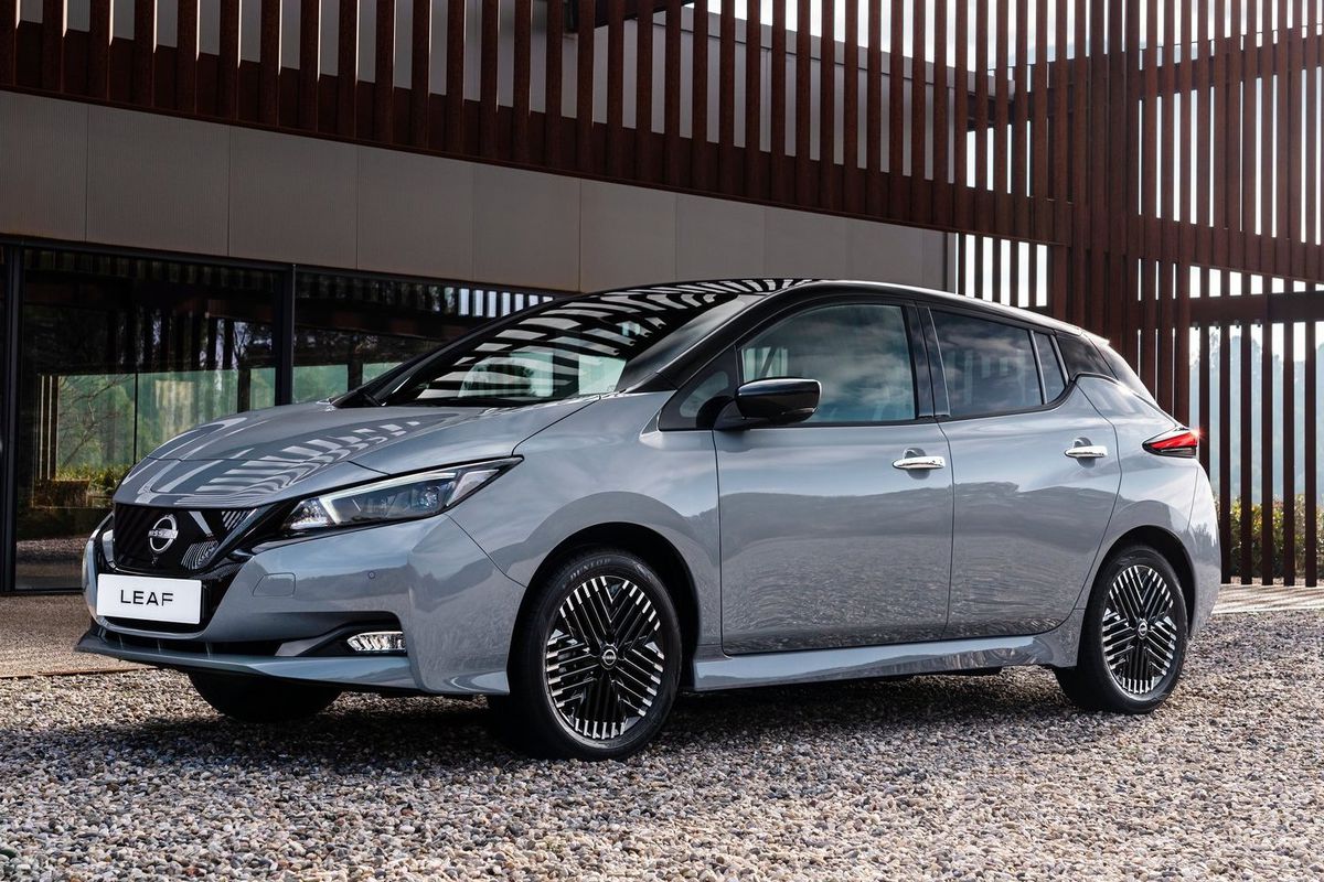 Priestranný Nissan Leaf si síce doprajete tiež...