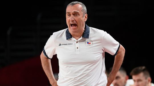 Ronen Ginzburg, Czech basketball coach ...