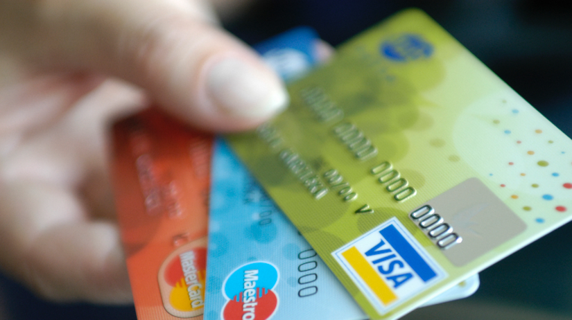 kreditné karty, banky, VÚB