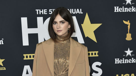 Herečka Emilia Jones na cenách Hollywood...