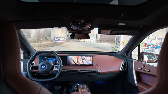 BMW iX xDrive50 - test 2022