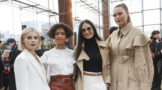 Zľava: Herečky Lucy Boynton, Gugu Mbatha-Raw,...