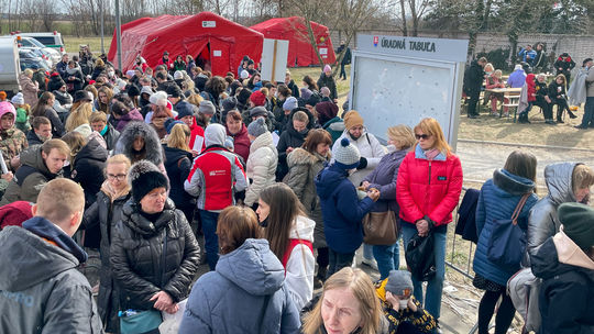 Varšava žiada medzinárodnú pomoc. Stala sa kľúčovou destináciou pre utečencov