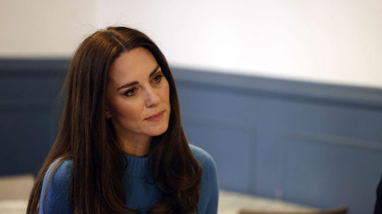 Vojvodkyňa Kate z Cambridge počas návštevy...