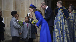 Kate a William vo  Westminsterskom opátstve...