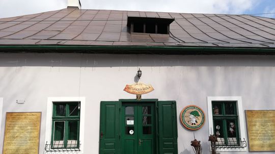 Historická škola prof. Jozefa Mistríka.
.