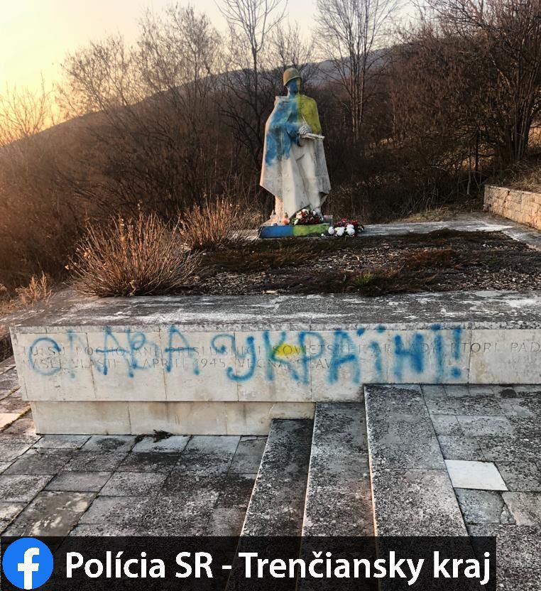 Neznámy páchateľ postriekal pamätník...