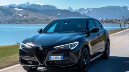 Alfa Romeo Stelvio a Giulia Estrema - 2022