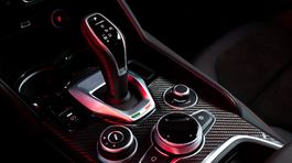 Alfa Romeo Stelvio a Giulia Estrema - 2022