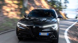 Alfa Romeo Stelvio a Giulia Estrema - 2022
