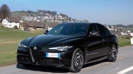 Alfa Romeo Stelvio a Giulia Estrema - 2022