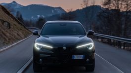 Alfa Romeo Stelvio a Giulia Estrema - 2022
