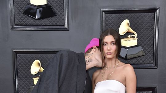 Justin Bieber bozkáva svoju manželku Hailey...