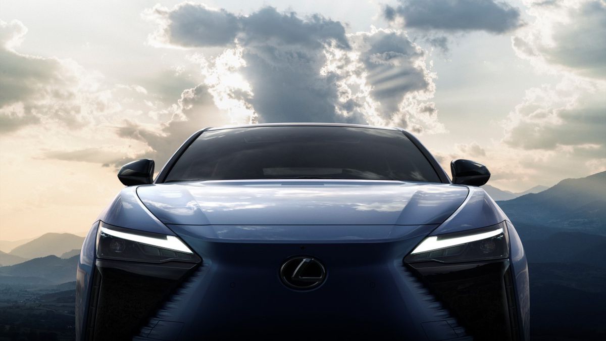 Lexus RZ 450e bude zjavne blízkym príbuzným s...