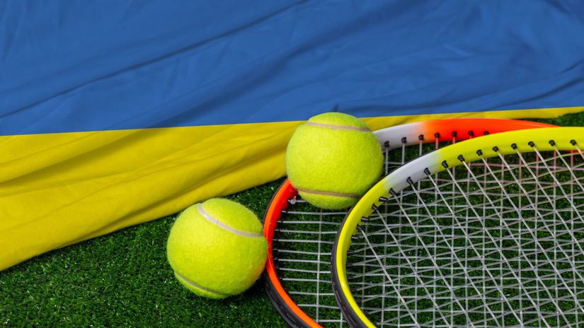 Najstarší tenista musel opustiť Ukrajinu.