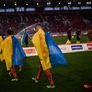 Futbalisti Šachtaru Doneck nastupujú na prvý zápas od začiatku vojenského konfliktu.
