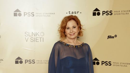 Herečka Kamila Magálová prišla odovzdať jednu z...