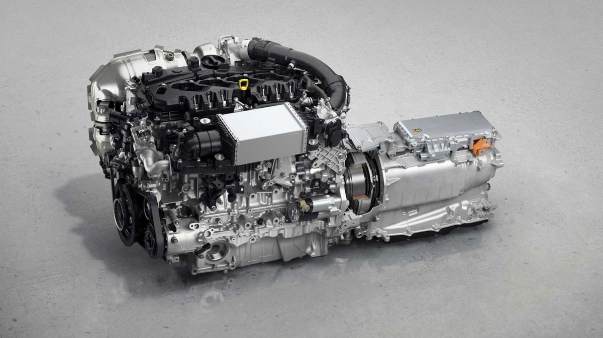 Motor 3,3 Skyactiv-D bude spojený s 8-stupňovou...