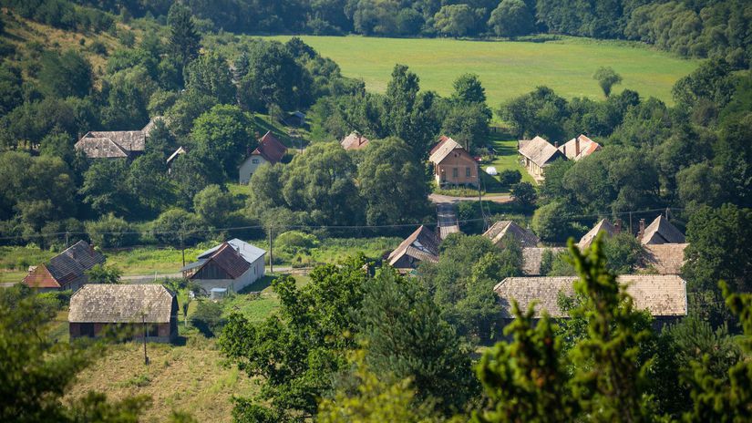 Asi 60 percent rodinných domov na Slovensku je...