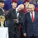 Vladimir Putin s prezidentom FIFA Giannim Infantinom.