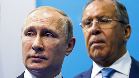 Západ sa snaží podkopať politickú stabilitu Ruska pred voľbami, tvrdí Lavrov. K chaosu pomáha aj Prigožin  
