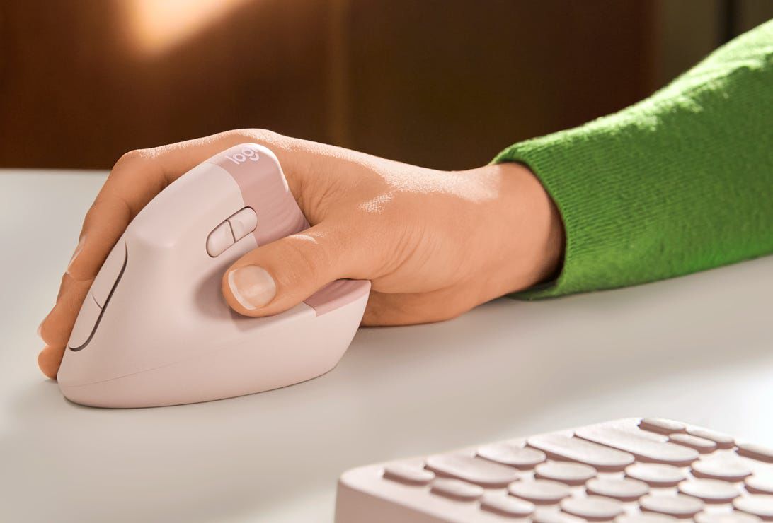 My Logitech Lift Vertical Ergonomic Mouse je...
