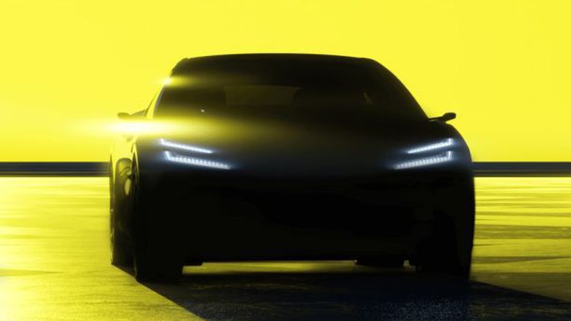 Nové 4-dverové kupé by si malo požičať...