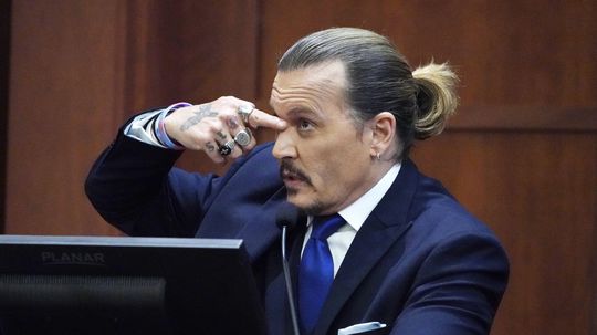 Herec Johnny Depp počas svojej svedeckej...