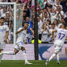 Real Madrid oslavuje zisk majstrovského titulu.