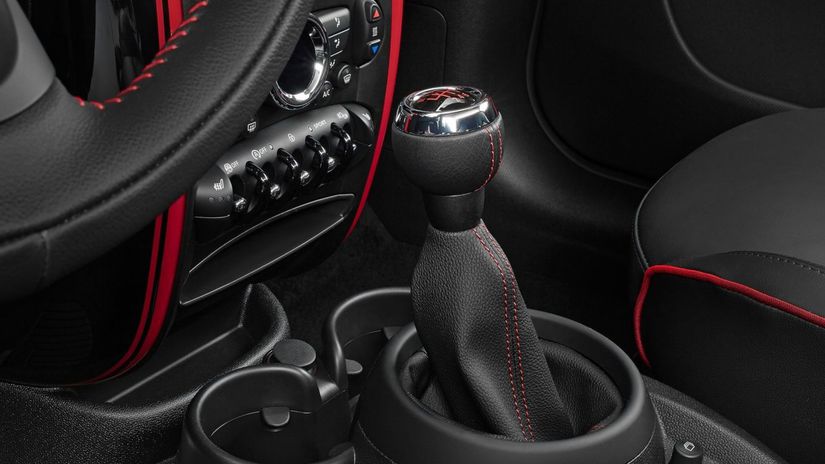 Manuálne prevodovky ponúkalo Mini doteraz vo...