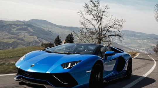 Lamborghini Aventador LP780-4 Ultimae Roadster...