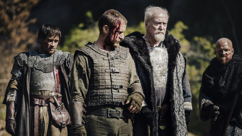 Ben Foster, Machael Caine (uprostred) na zábere...