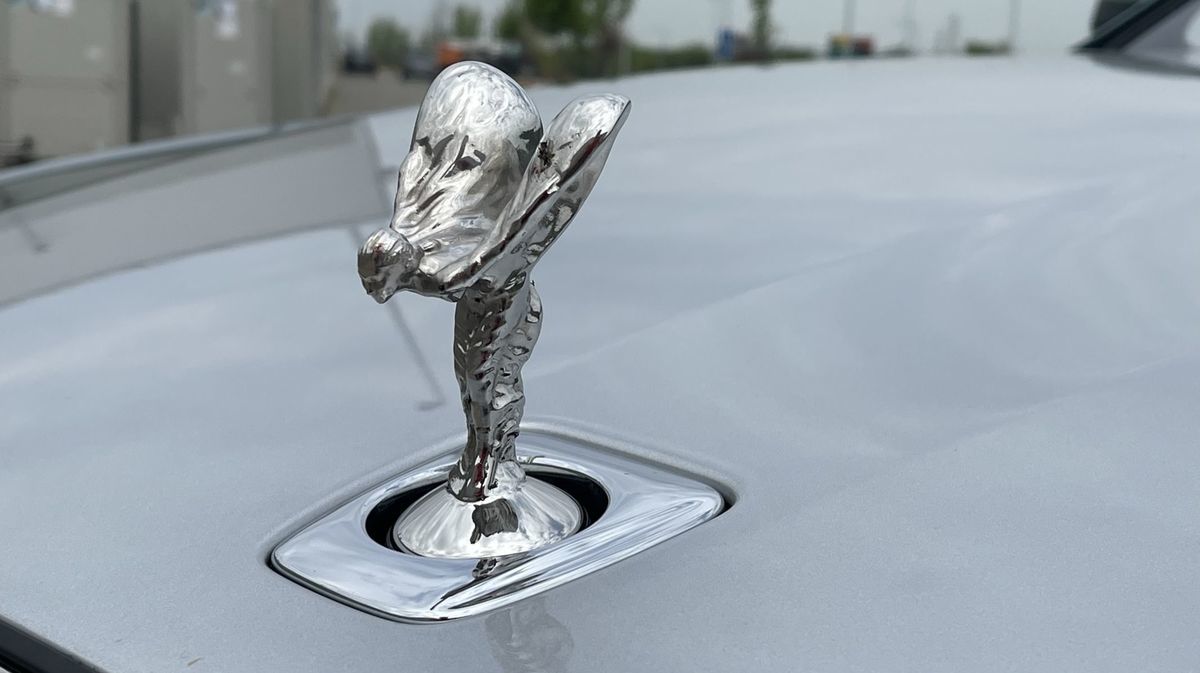 Soška Spirit of Ecstasy.