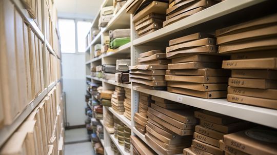 Ústav pamäti národa zverejnil ďalších vyšetrovateľov ŠtB