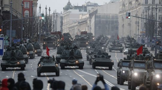 Ruské samohybné delostrelecké vozidlá, tanky a...