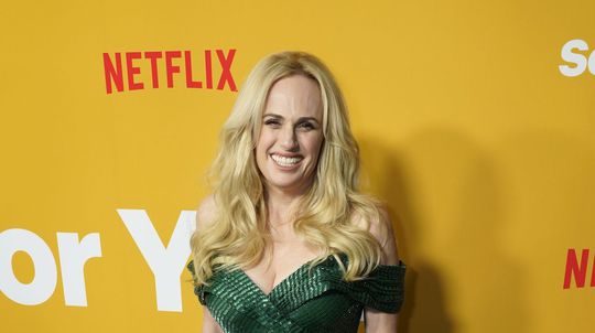 Herečka Rebel Wilson na premiére novinky Senior...