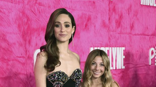 Herečka a výkonná producentka Emmy Rossum...