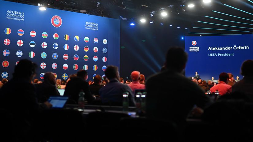 Takto to vyzeralo na Kongrese UEFA vo Viedni.