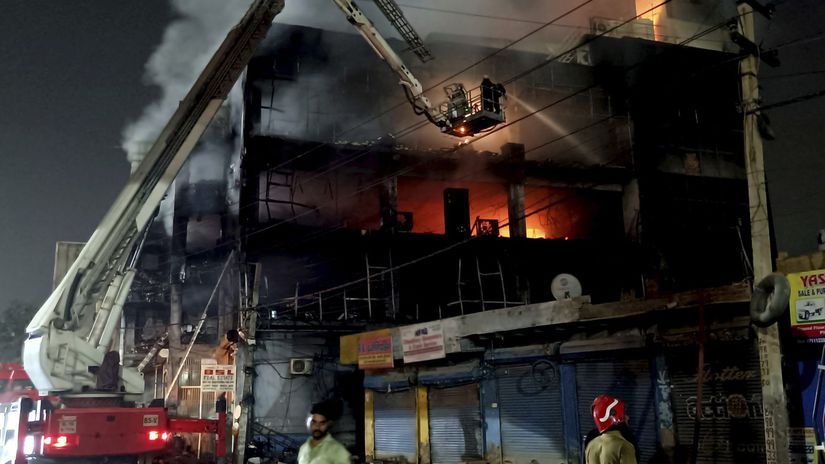 India Naí Dillí požiar budova