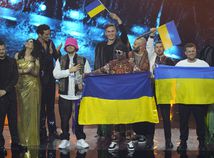 Formácia Kalush Orchestra z Ukrajiny zvíťazila v pesničkovej súťaži Eurovízia. 