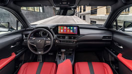 Inovovaný Lexus UX (2023)
